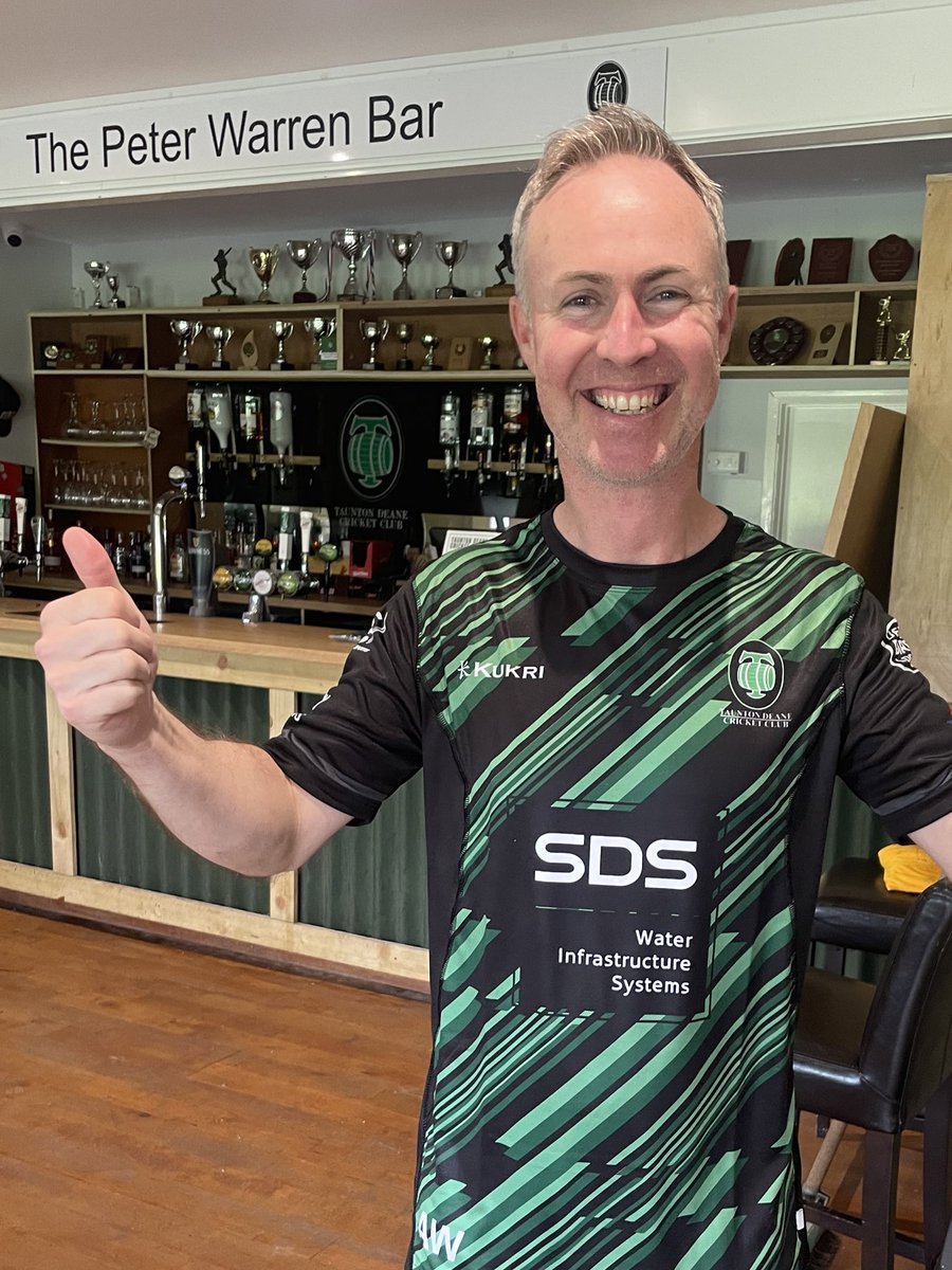 tauntondeanecc's tweet photo. Pleased to take delivery of our @KukriSports new training and t20 shirt today with Super Ally Warren launching in front of his Dadโs bar! #teamDeane
Thanks to shirt sponsors ๐
@SDSWater
@jointheelite @SomCountySports @DDLCouriers @NormandyWindows @BlakeElectrical https://t.co/4yg6PitglG
