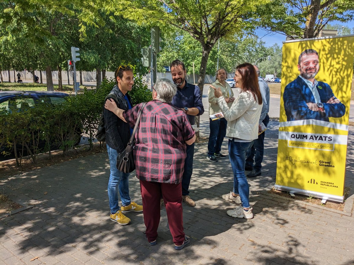 Aquest matí la nostra candidatura ha estat a la rambleta de Sant Narcís. Continuem explicant el nostre projecte per #Girona, barri a barri, persona a persona! #OrgullosamentGironí #OrgullosamentGironina