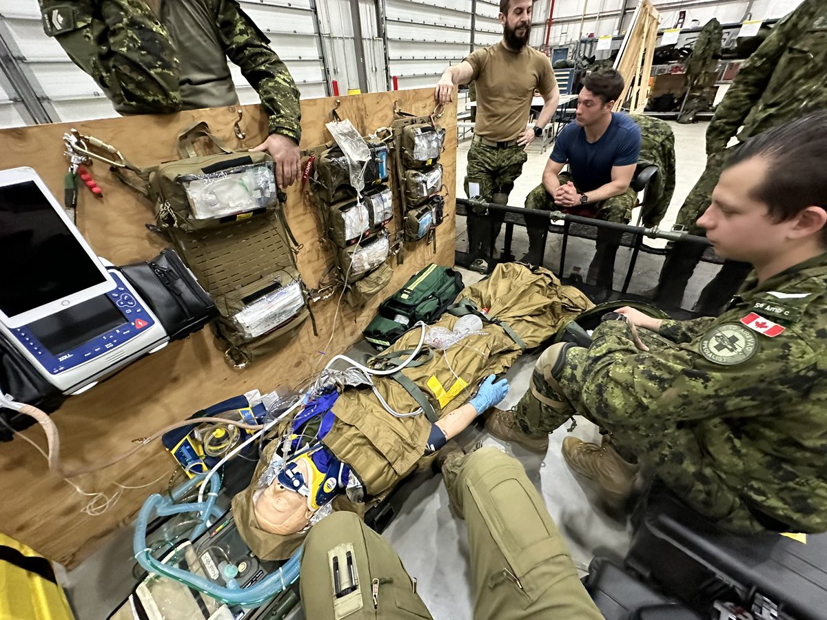 Heli_doc's tweet photo. Medevac #EFAE team training continues daily while on high readiness at #mapleresolve 2023 #helidet .Multiple venues: POI, static mock-up, static helo, dynamic helo in addition to tabletops. @CanadianArmy @CFCombatCamFC @CanadianForces https://t.co/uQfFDDyEWV