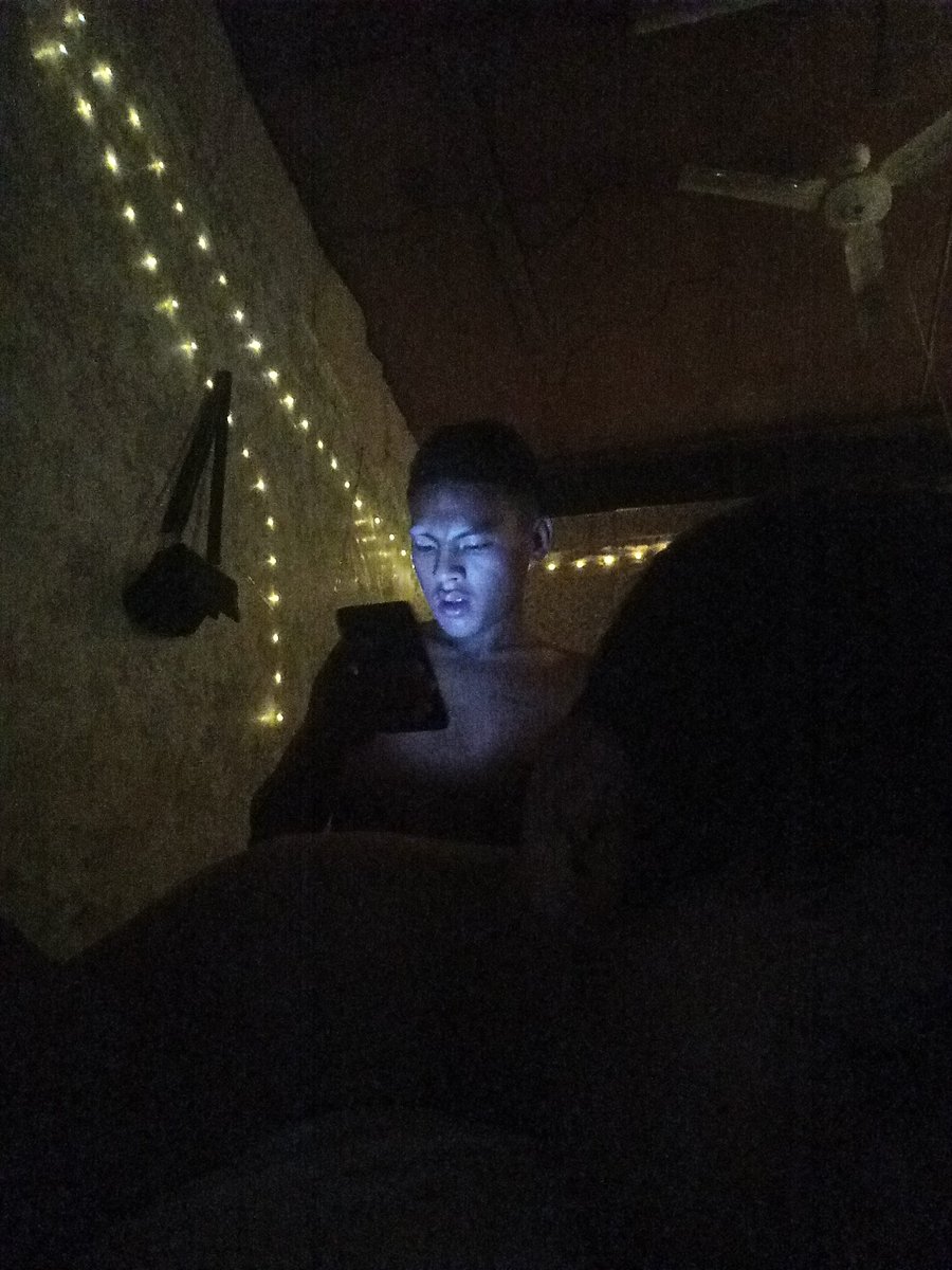 eutako2's tweet photo. Ang gwapo ni straight bagets... Sarap ng tiwtiw niya. Ang TIGAS parang kahoy. https://t.co/M2SPuiK1wk