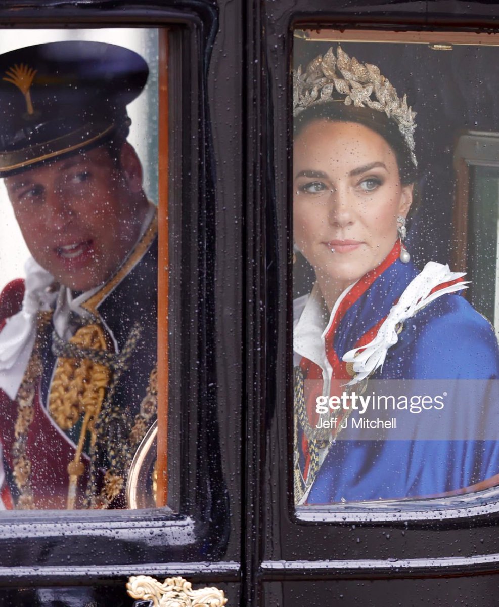RoyallyBelle_'s tweet photo. The Prince and Princess of Wales in the #Coronation procession! https://t.co/jKtTR9WRxN