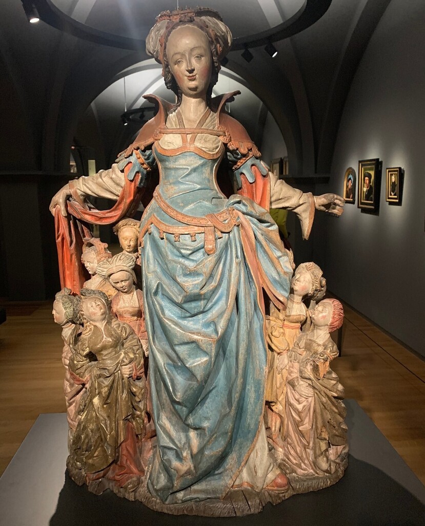 rethinkcentral's tweet photo. it's a big day for a chap called Charlie over here in London.⁠
⁠
Whatever your views on the monarchy, that means a lot of us will see news footage from inside a cathedral today. ⁠
⁠
I have a great love of religious art - particularly Medieval christi… https://t.co/6Tm9jL9Ca1 https://t.co/bwKycggjQN
