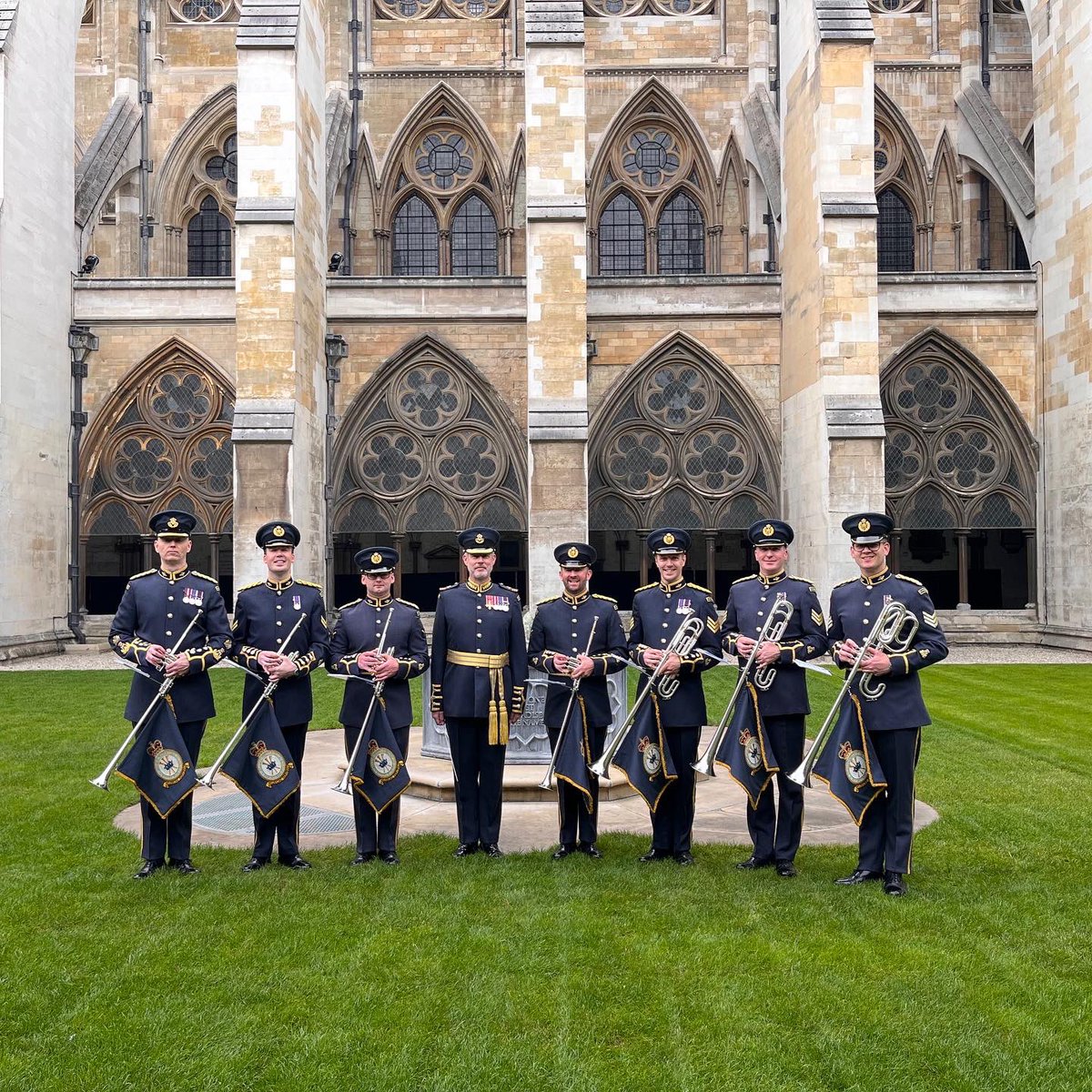 RAFMusic's tweet image. Amazing job by The Fanfare Trumpeters of the @RoyalAirForce  throughout the Coronation Service at Westminster Abbey 🎺🎺🎺 What a sound - what an honour. 👑

#coronation 
#coronationweekend 
#RAFMusic 🎺✈️🥁