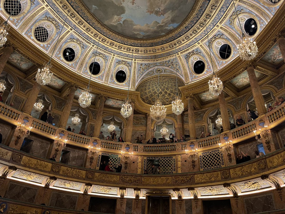 #tousalopera c’est parti à l’Opera Royal du château de Versailles, le public peut déambuler librement et profiter de ce lieu magique ! Jusqu’à lundi.
