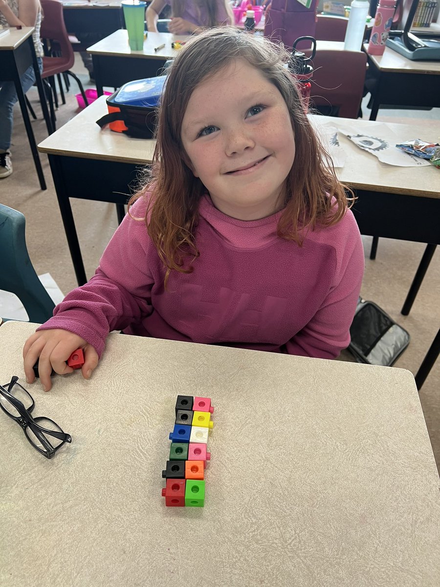 mspearson3's tweet photo. Working on creating arrays to match our multiplication problems in 3P! https://t.co/e2hxTw7XXe