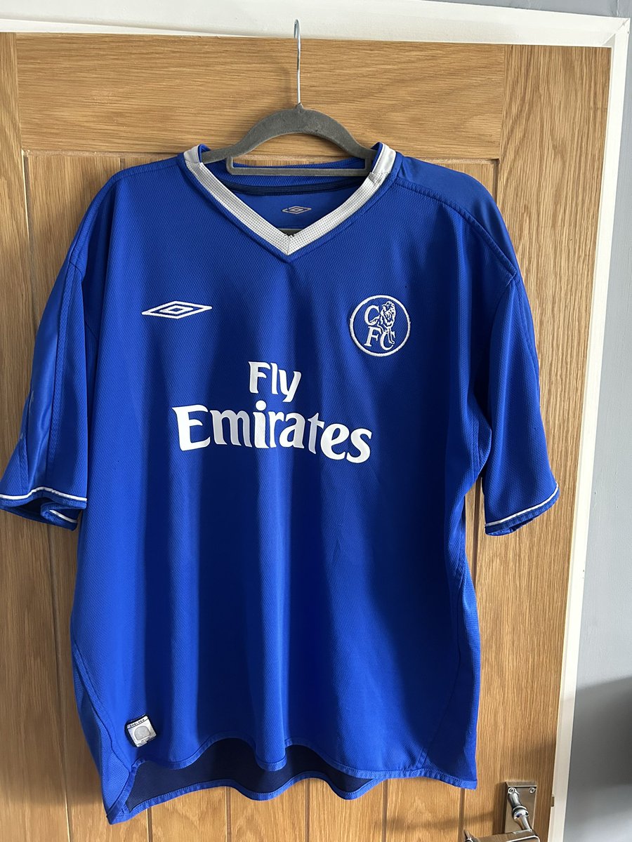 Tom_G97's tweet photo. @OJRestorations Unreal job restoring my 2 Chelsea tops! Would 100% recommend👍 https://t.co/X1QaXlyCQ2