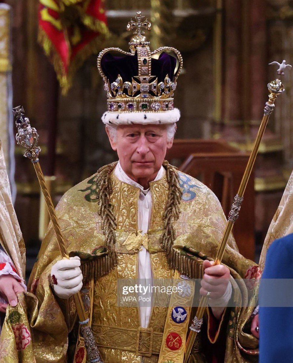 DanScavinoTNews's tweet photo. Not Ru giving him a crown and a one year supply of Anastasia Beverly Hills cosmetics! 😬 https://t.co/qegKLPJgFJ
