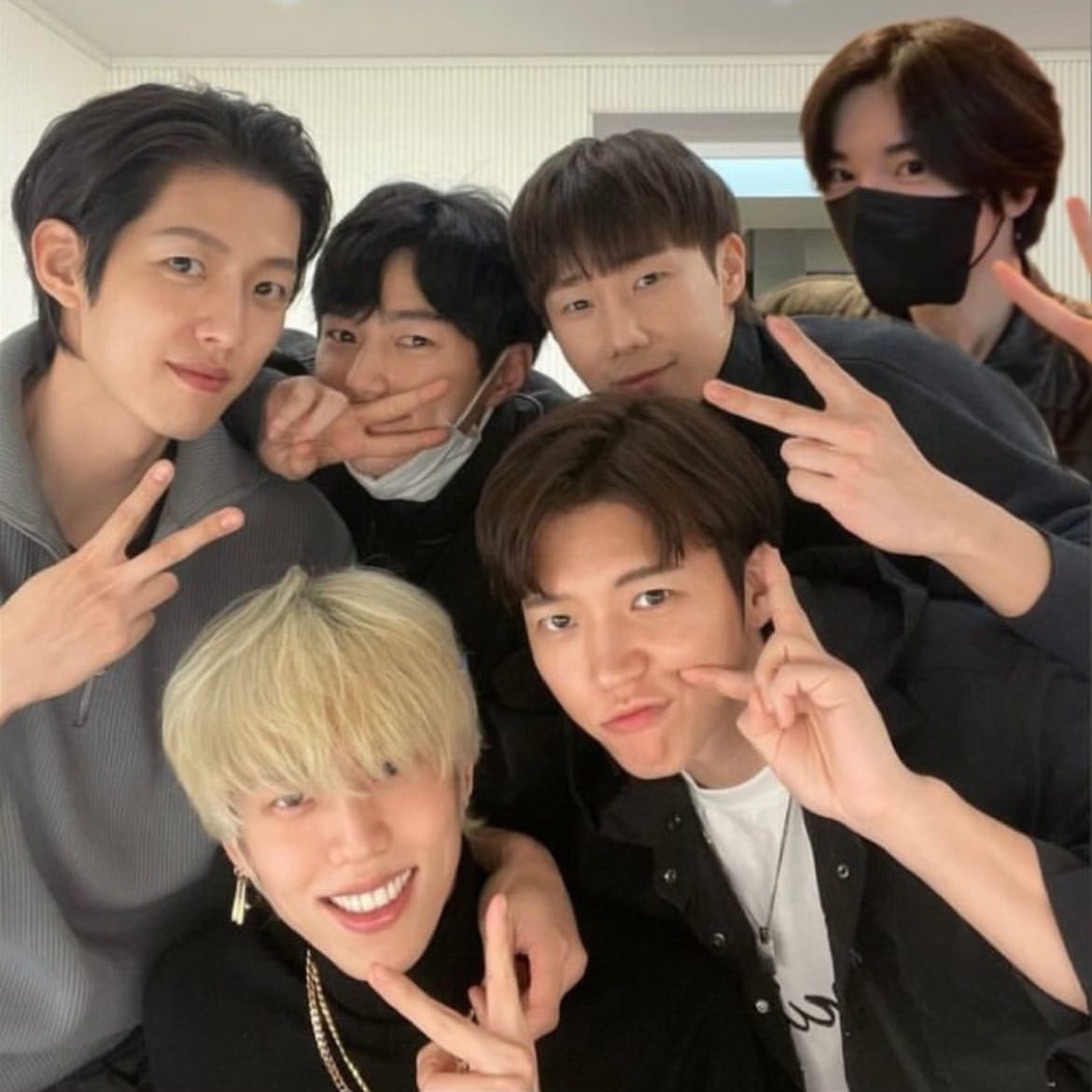 tempus0609's tweet photo. 13년차 인스피릿인 저와 친구가 되어주실 분 구합니다 오프 뛰는 거 좋아하구요 인피니트 사랑합니다 흔적 남겨주시면 찾아갈게요ᰔᩚ

#인스피릿트친소 https://t.co/OjSNds7v24