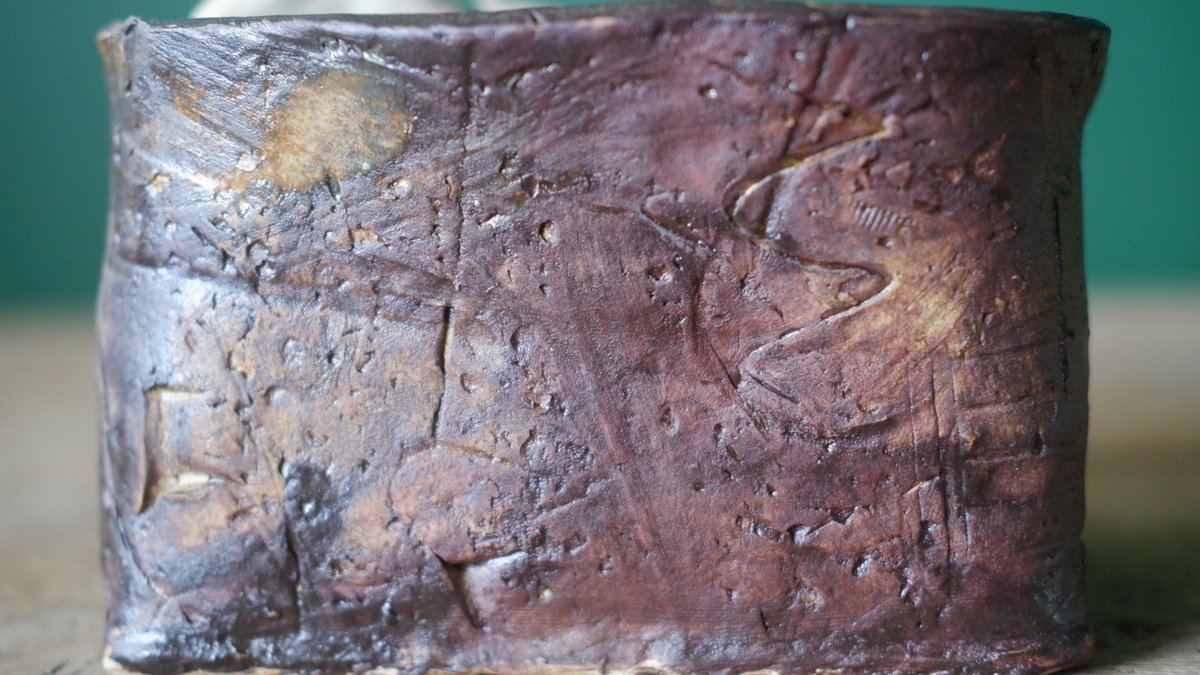 Fonda_JF's tweet image. Slab pot
Stoneware ceramic
JF23

#slabpot #slabbuilt #pottery #ceramics #texturedceramic #texture #handbuilt