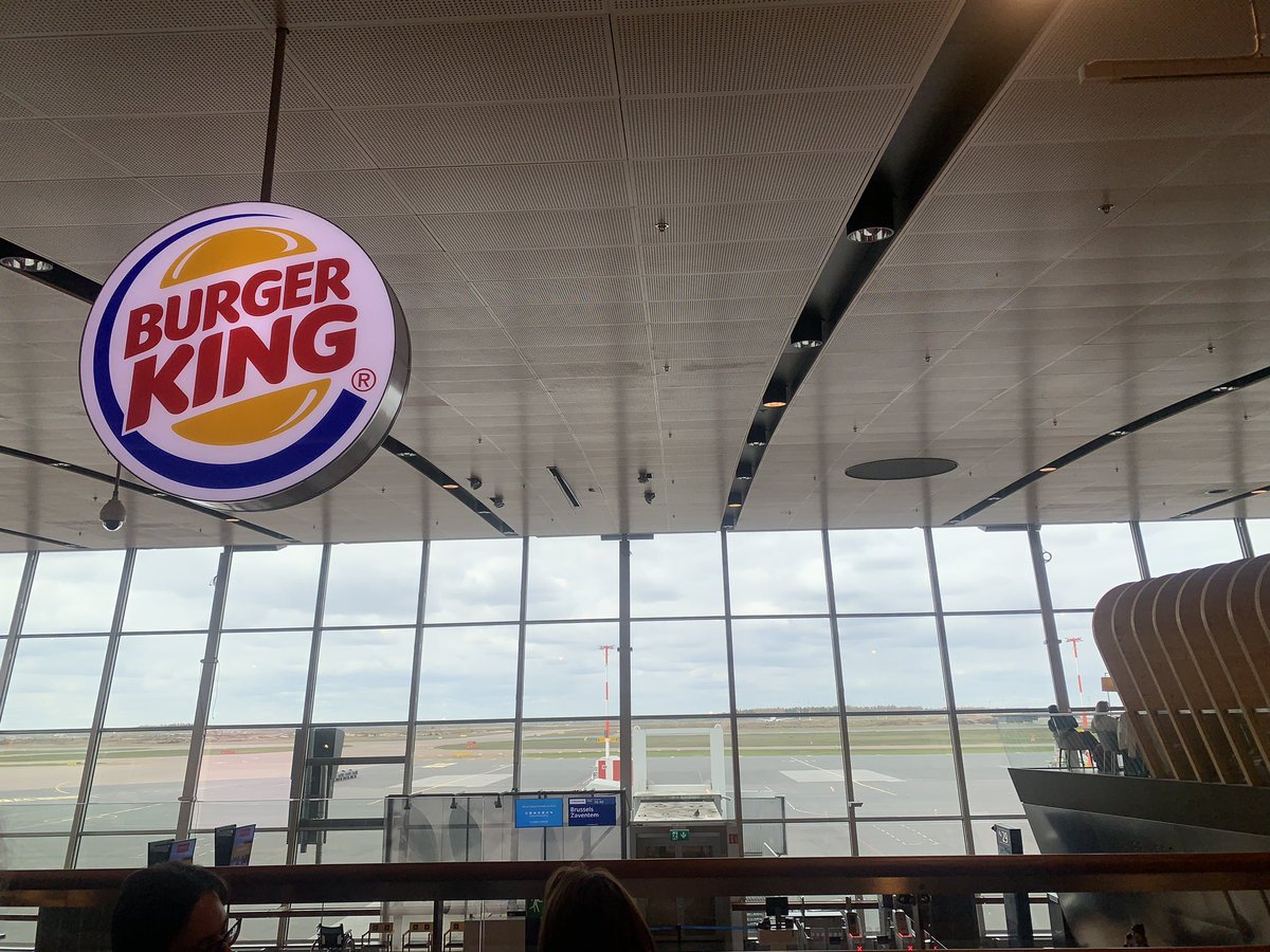 One way home at the airport waiting for our flight back to England 🇬🇧
#erasmus23 #gifhe