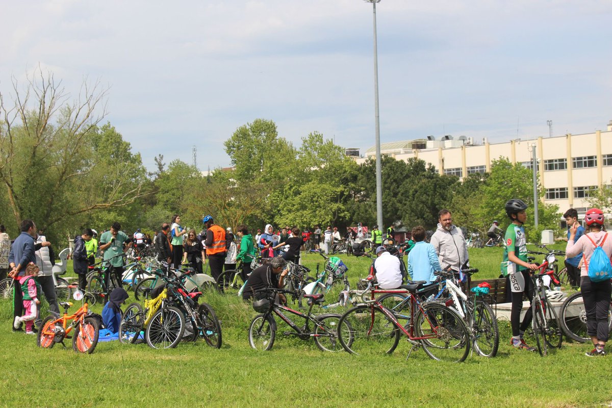 Doğa Koleji Bursa Özlüce Kampüsümüzün bu yıl 7.sini düzenlediği “Doğa İçin Pedal Çevir” projesi kapsamında öğrencilerimiz doğal afetlere karşı farkındalık yaratarak bisiklet ve doğa severleri bir araya getirdi. #dogaiçinpedalçevir