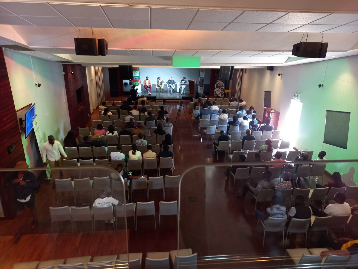 blessing_mufaro's tweet photo. Arrived a bit late but I'm glad to be here!! A place to be as a #ZimDeveloper. Let's engage as tech enthusiasts and share ideas.
#FreelanceSummit2023 #ZimDevelopers #MSFT #microsoftlearnstudentambassador https://t.co/Xhuh9QdLPS