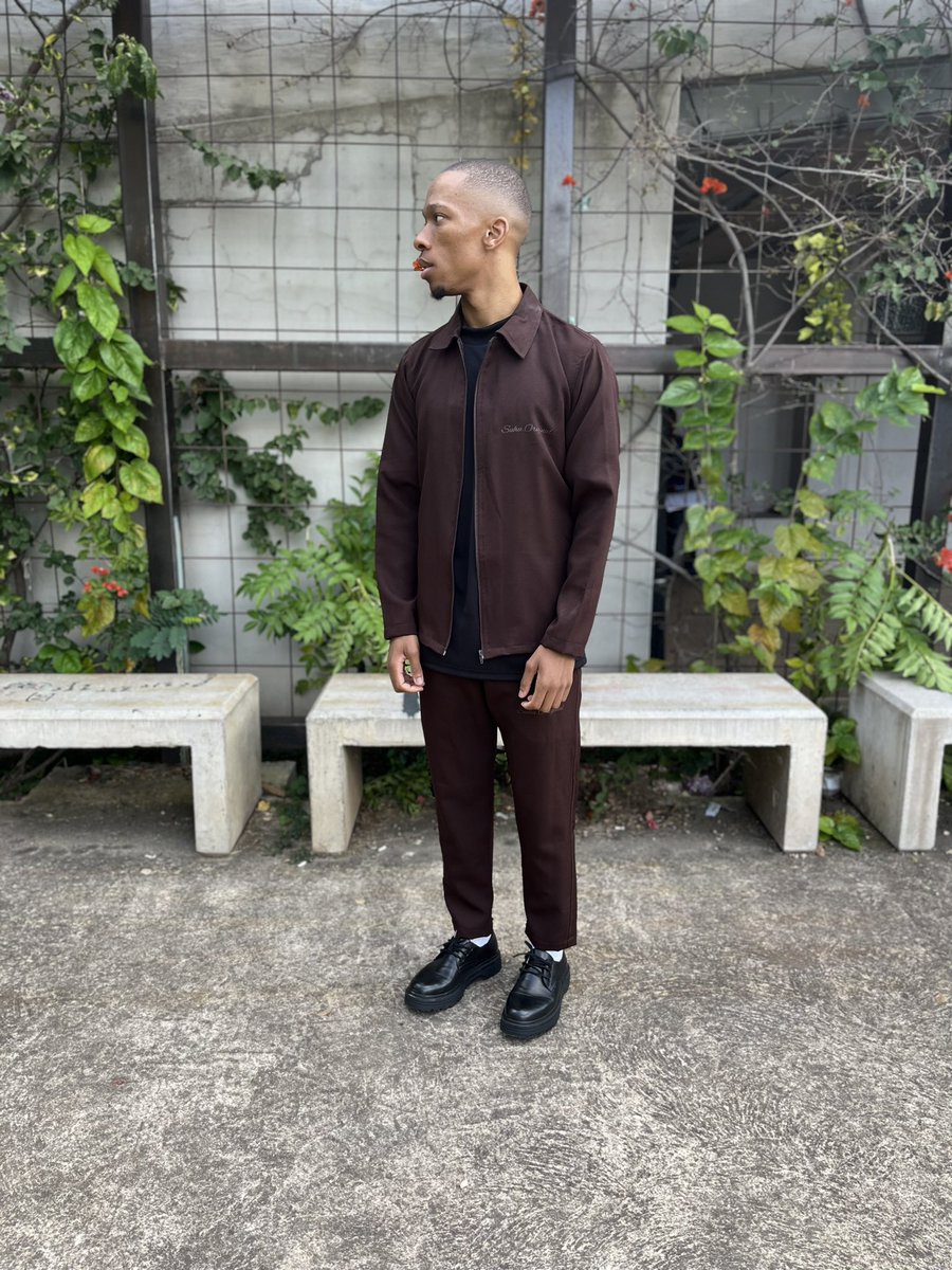 suhuoriginal's tweet photo. A set perfect for all dress-up occasions, our “SUBTLE ZIP SET” in brown. Also available in black. 🪵 https://t.co/lxosbBsUGY