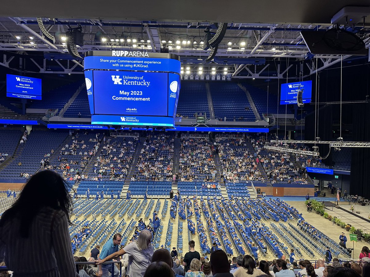 haydenhooper01's tweet photo. So this is what a zoom-less graduation looks like. https://t.co/GKRbDh5cxp
