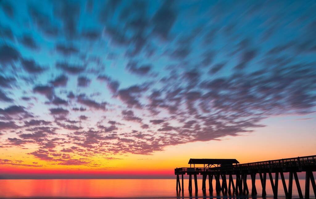 When the skies are painted in all the colors of the rainbow, you know it's going to be a day of pure enchantment! ! 🌈☀️ #VisitTybee 📸 [@chrisgreerphotography]
.
.
.
#traveltheworld #travelmood #wandertheworld #prettylittletrips #summerfeeling #summertime #worldplaces #tripyo…