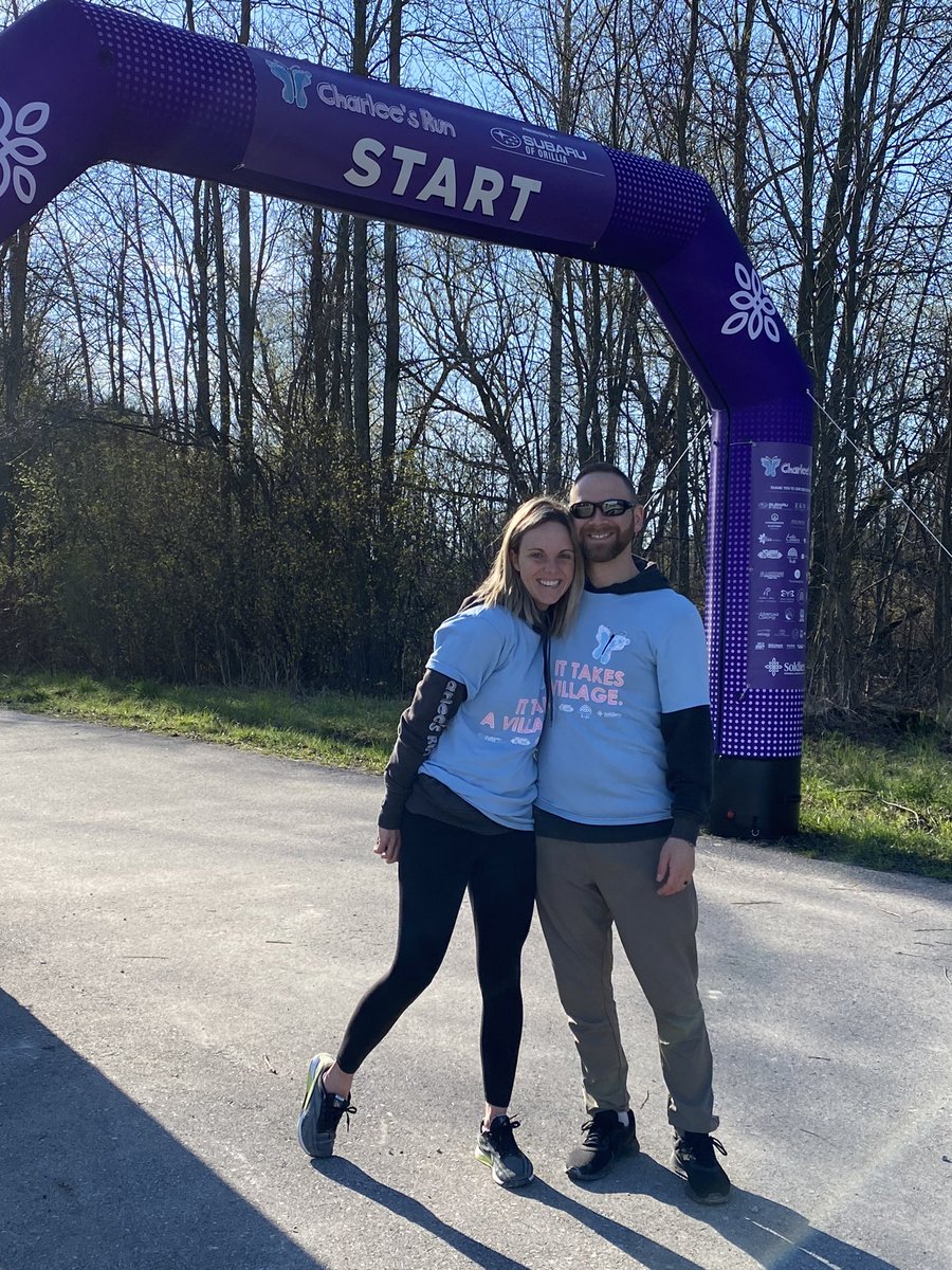 stumpo_carmine's tweet photo. So excited! Great to see Dave and Mallory Holmes…. The amazing people behind #CharleesRun.  
Raising awareness for perinatal infant loss and fundraising for the Regional Women and Children program @OSMH_News https://t.co/amaELbC0tR