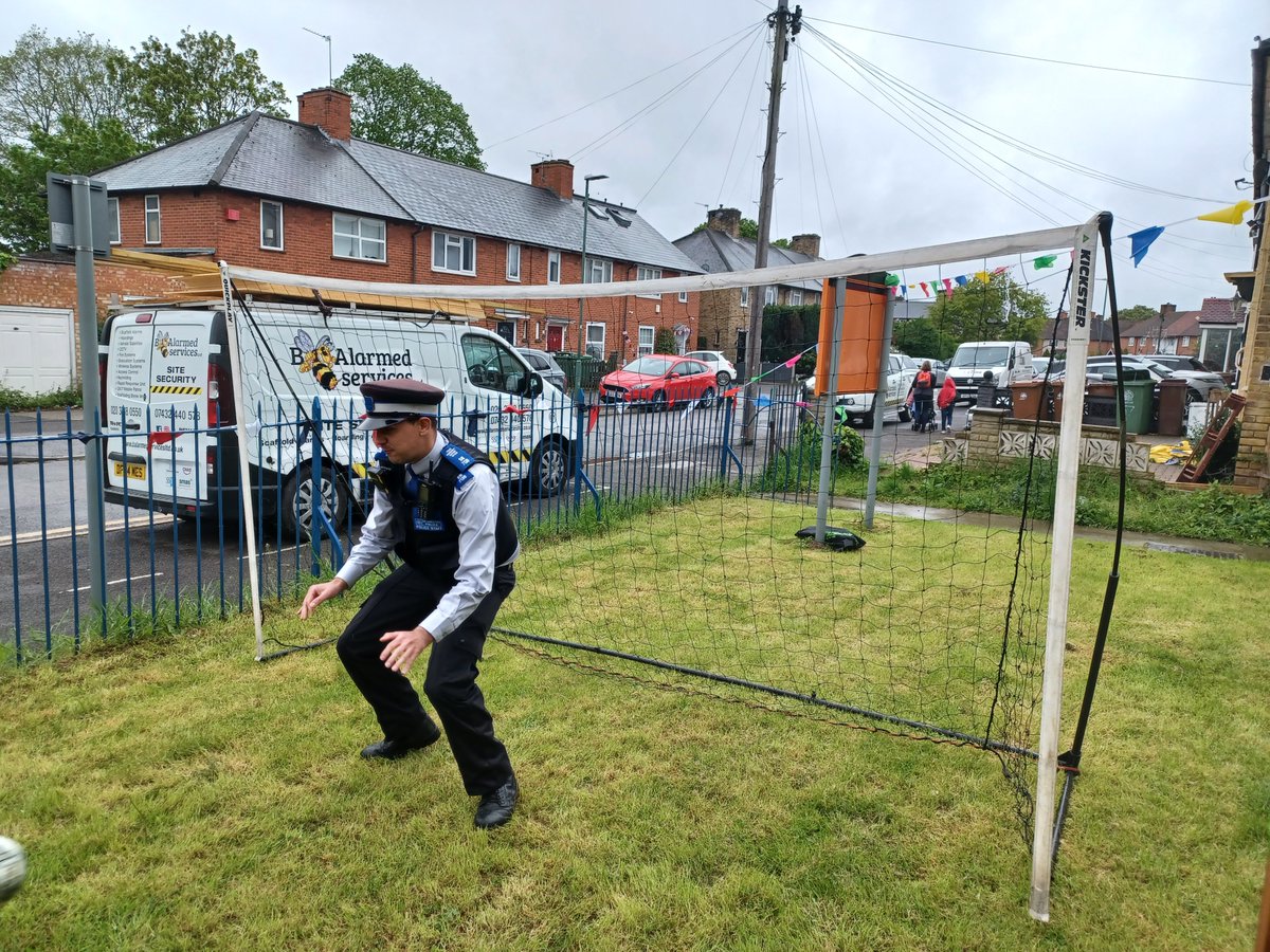 MPSWandleValley's tweet photo. North cluster officers are currently at Bishop Andrews Church on Wigmore Road, celebrating the #Coronation with the public. PCSO Green only let a few goals in! #mylocalmet @mpssutton https://t.co/EBagTd3RBL