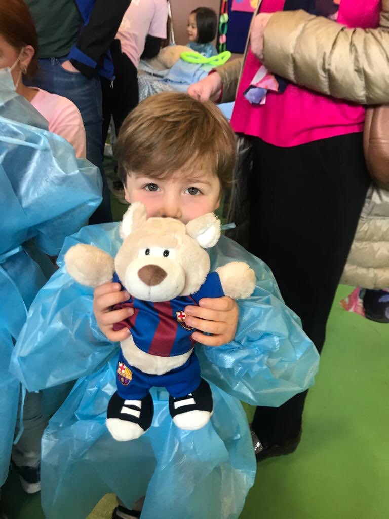 MedisecIreland (@medisecireland) on Twitter photo Serious clinical work going on here for Teddy Doctors John Barra and Odhran, sons of Medisec legal counsel <a href="/SileODowd/">Sile O'Dowd</a>
Busy at the #teddybearshospital <a href="/TCDPaeds/">TCDPaeds</a> <a href="/BUMBLEance_IRL/">BUMBLEance - Children’s Ambulance Service</a> Serious clinical work going on here for Teddy Doctors John Barra and Odhran, sons of Medisec legal counsel <a href="/SileODowd/">Sile O'Dowd</a>
Busy at the #teddybearshospital <a href="/TCDPaeds/">TCDPaeds</a> <a href="/BUMBLEance_IRL/">BUMBLEance - Children’s Ambulance Service</a>