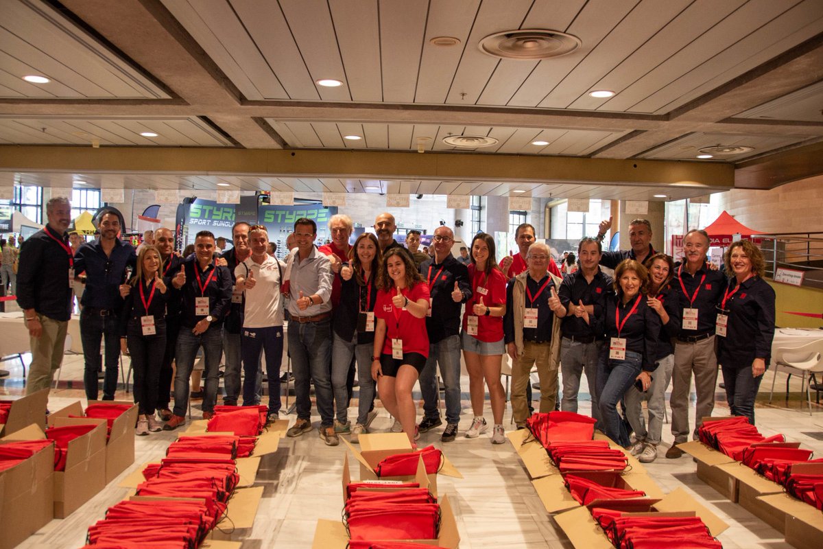 Visita y atención a la Feria del Corredor y a la entrega de dorsales de la Media Maratón Ciudad de Granada

Esta tarde la esperada carrera más bonita del mundo dará la salida a los 5.000 inscritos a las ⏰19:30, 🏃🏽‍♂️🏃🏃‍♀️🏃‍♂️🏃🏻‍♀️