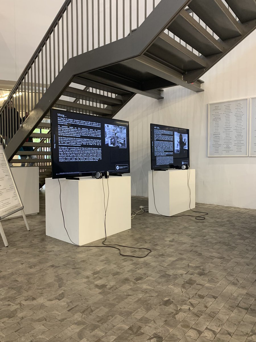 joe_rnk's tweet photo. (Mini) Ausstellung zur Geschichte des Synthesizers in der Kunstmusik des 20. Jahrhunderts im Rahmen von #frequenzkiel. Erarbeitet von unserem Arbeitskreis für zeitgenössische Musik am Musikwissenschaftlichen Institut der CAU. https://t.co/ZtyWgNsSnF