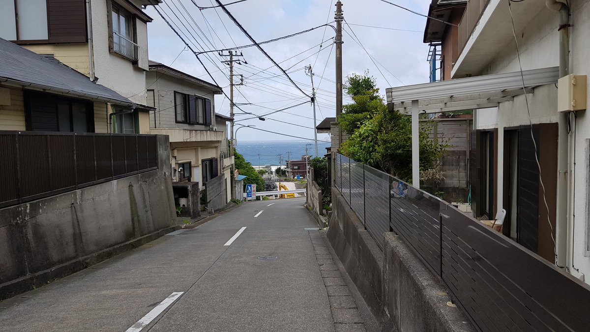 Ridiculously peaceful here. Small town remote island life in Japan certainly has an appeal. I'd probably go crazy after a year here but it has been a treat this golden week #Kozushima