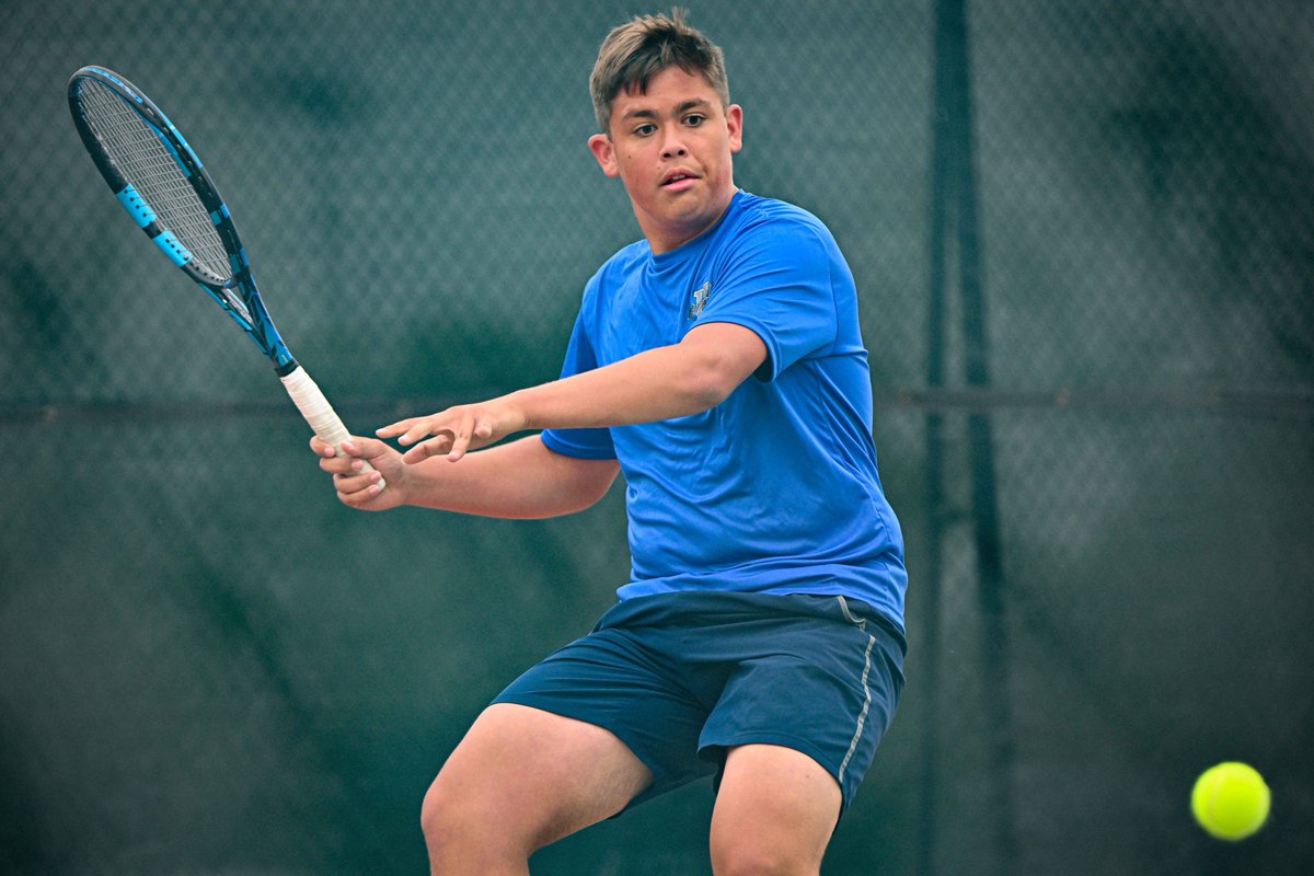 Rick Peterson (@peterson_rick) on Twitter photo City schools <a href="/TopekaWestAthle/">TopekaWestAthletics</a>, <a href="/HaydenHigh/">Hayden Catholic HS</a>, <a href="/TennisWrhs/">WRHS TENNIS</a> capture regional tennis team championships in three classes. ...
topsports.news/news/3220-city… City schools <a href="/TopekaWestAthle/">TopekaWestAthletics</a>, <a href="/HaydenHigh/">Hayden Catholic HS</a>, <a href="/TennisWrhs/">WRHS TENNIS</a> capture regional tennis team championships in three classes. ...
topsports.news/news/3220-city…