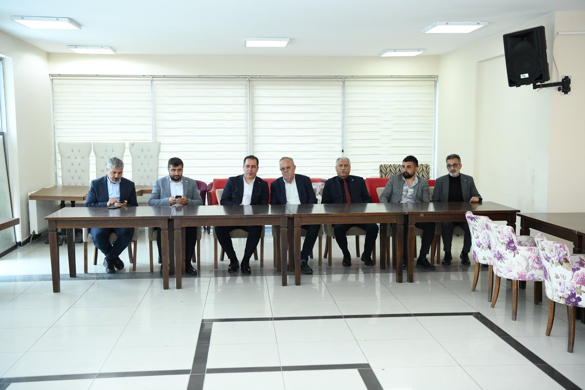 avtekinturan's tweet photo. 3. Bölge Milletvekili Adayımız Sn.@fvzdnt ile birlikte Esenyurt Rumeli Balkanlar Derneğini ziyaret ettik. İlgilerinden dolayı Dernek Başkanı Feridun Tiryaki ve Selçuk Cebeci ile yönetimine teşekkür ederim
@Ahmet_Davutoglu @isamesihsahin @dogandemir41 @masallahcvs @EsenyurtGelecek https://t.co/YWpA4Jwdvy