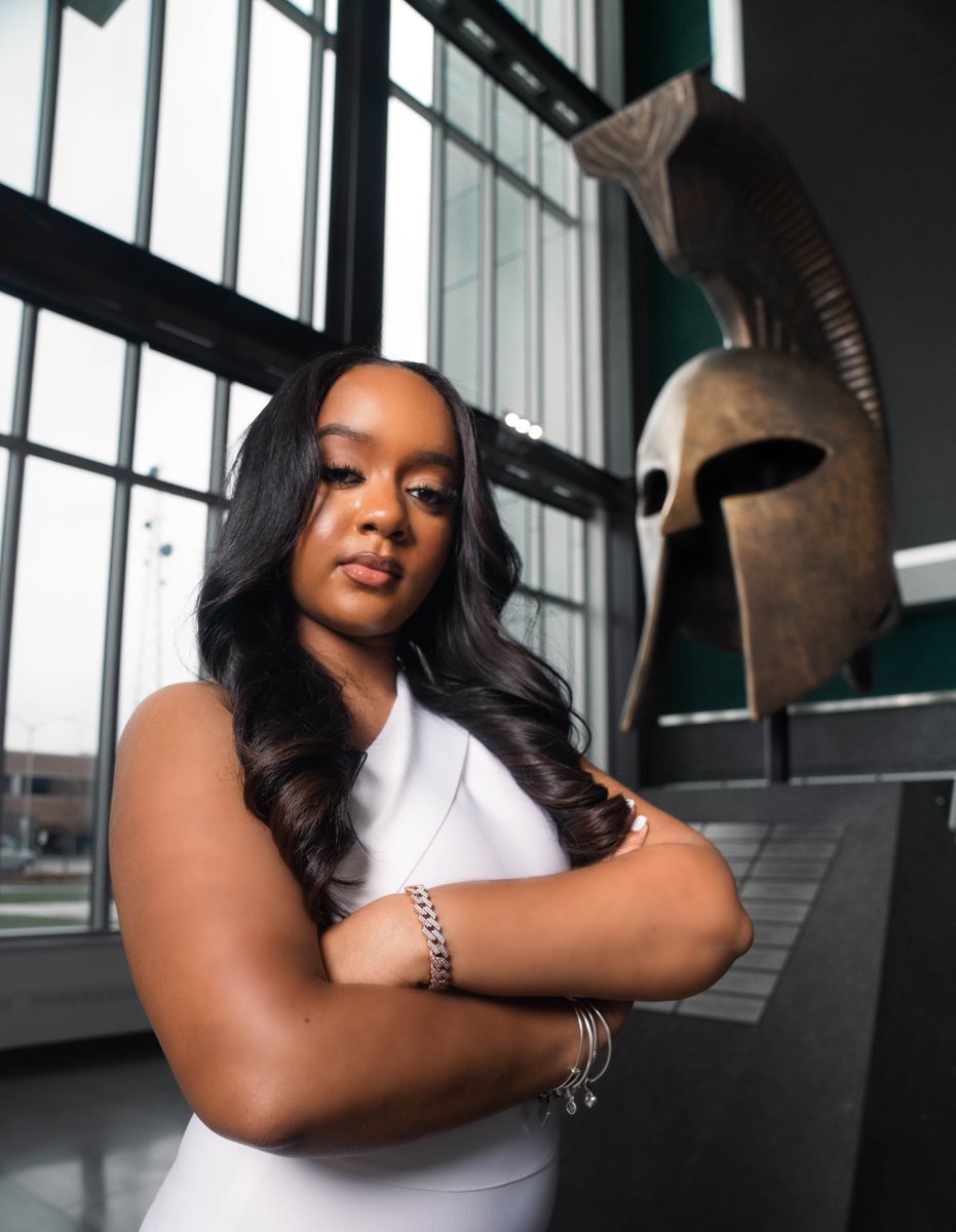 Krissy 🍒 tweet media