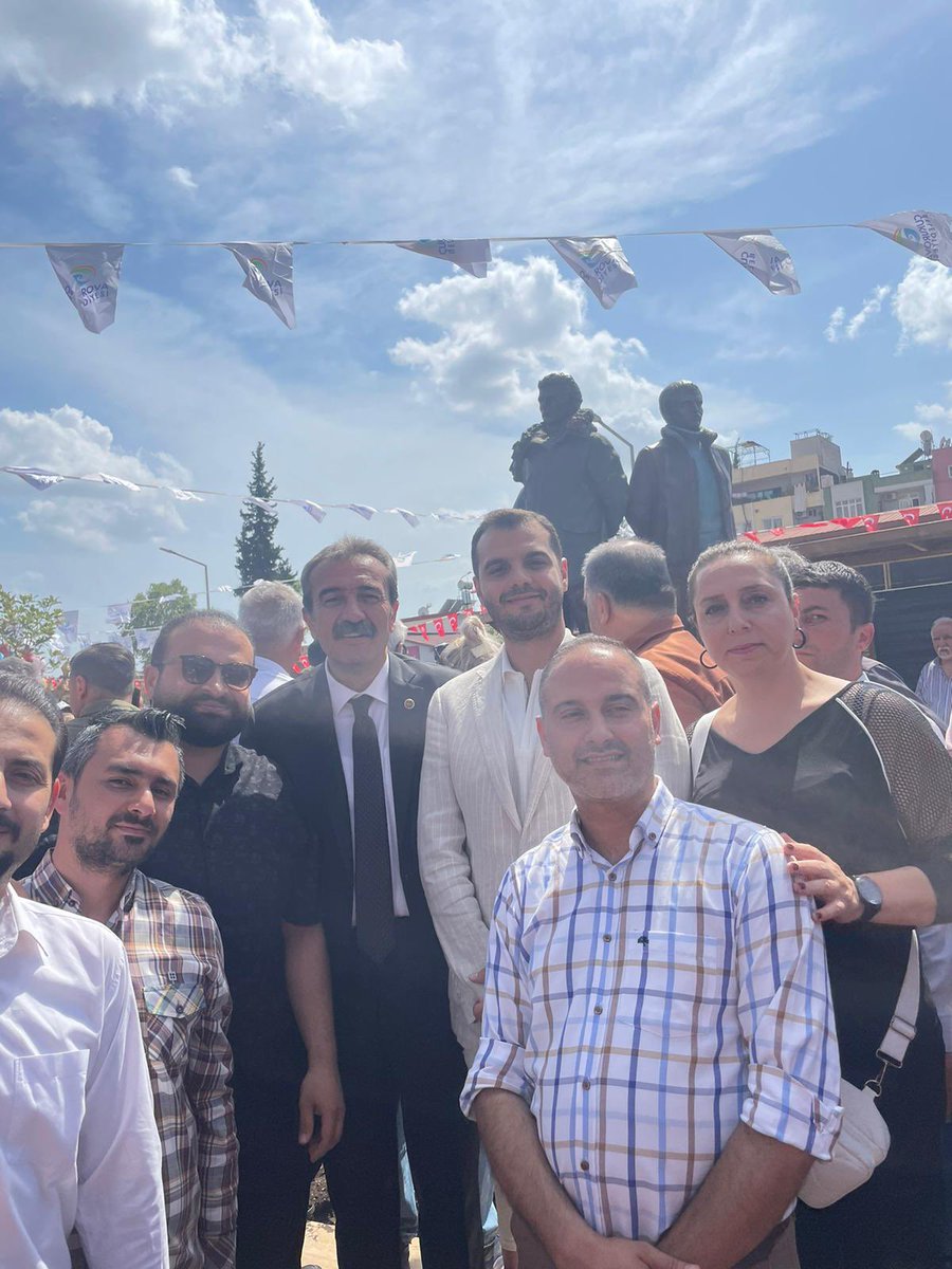 DEVA Partisi Çukurova İlçe Başkanlığı olarak Deniz Gezmiş, Yusuf Aslan ve Hüseyin İnan anısına yapılan Üç Fidan Parkı açılışına katıldık. Çukurova Belediye Başkanı Sn. @sonercetin01 Başkanımıza İlçemize Yaptığı Güzel projelerden Dolayı Teşekkür ederiz.