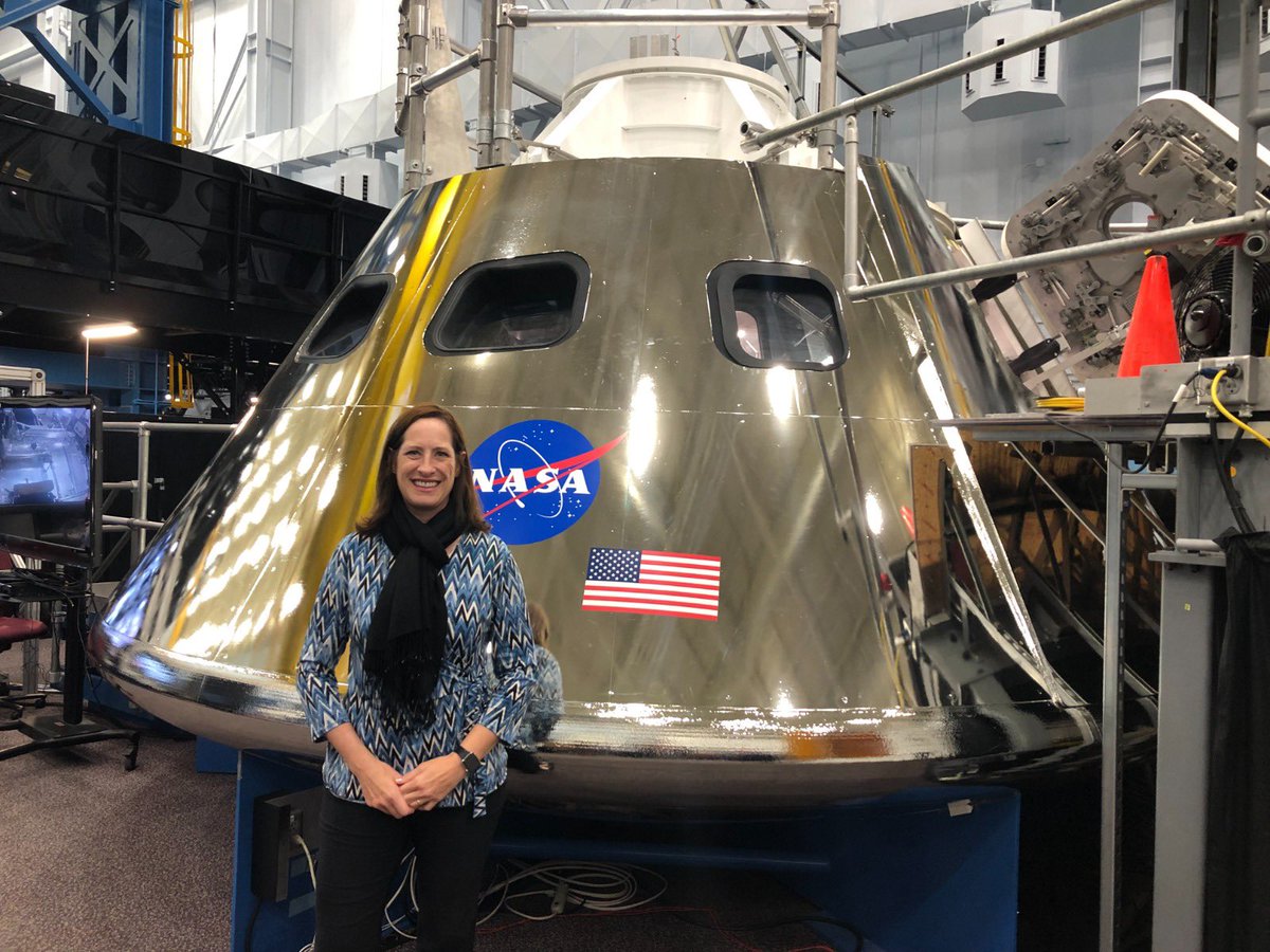 Como parte mi viaje a EEUU para la Cumbre <a href="/SelectUSA/">SelectUSA</a>, tuve el gran placer de visitar el mítico Centro de Control de Misión Christopher C. Kraft Jr., más conocido como "Houston" de la <a href="/NASA/">NASA</a> donde escuché y aprendí sobre las fronteras del espacio y la cooperación internacional.