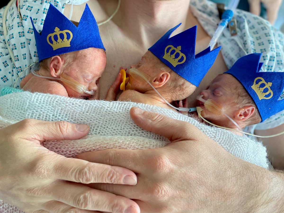 How gorgeous is this photo!😍 Our tiny princesses and princes are celebrating the King’s Coronation this weekend with their own crowns &amp; certificates. Wishing everyone celebrating a great weekend. 

Thank you to this beautiful family for allowing us to share your precious photo.