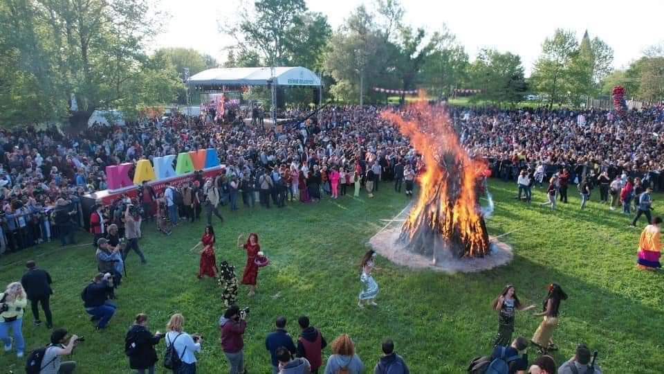 Hıdırellez ateşini yaktık.  

Baharın gelişini kutladık:)