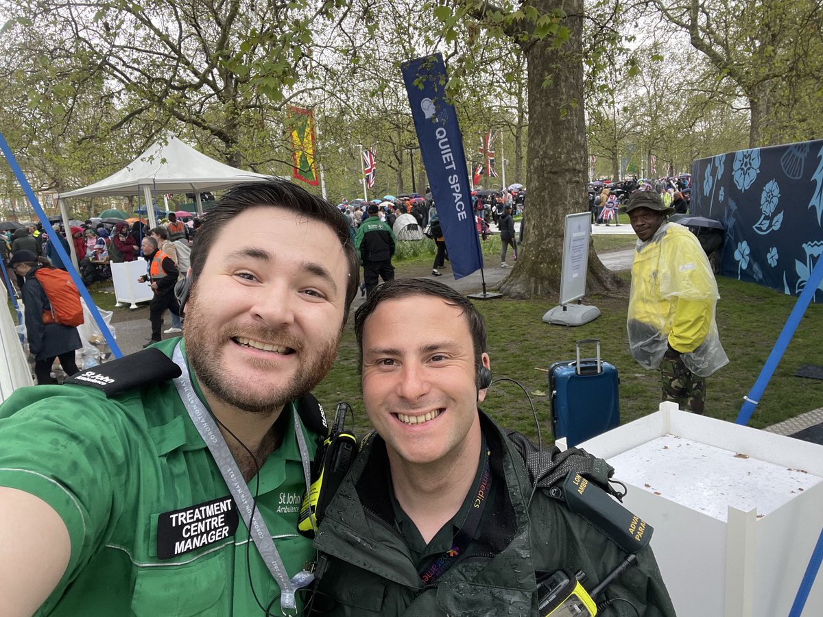 It’s coronation day! supporting ⁦@stjohnambulance⁩ at treatment centres today.⁦Nice to see so many familiar faces. @Ldn_Ambulance⁩ ⁦@ParamedicsUK⁩  #coronation #advancedparamedic ⁦@OliverJackNeed1⁩