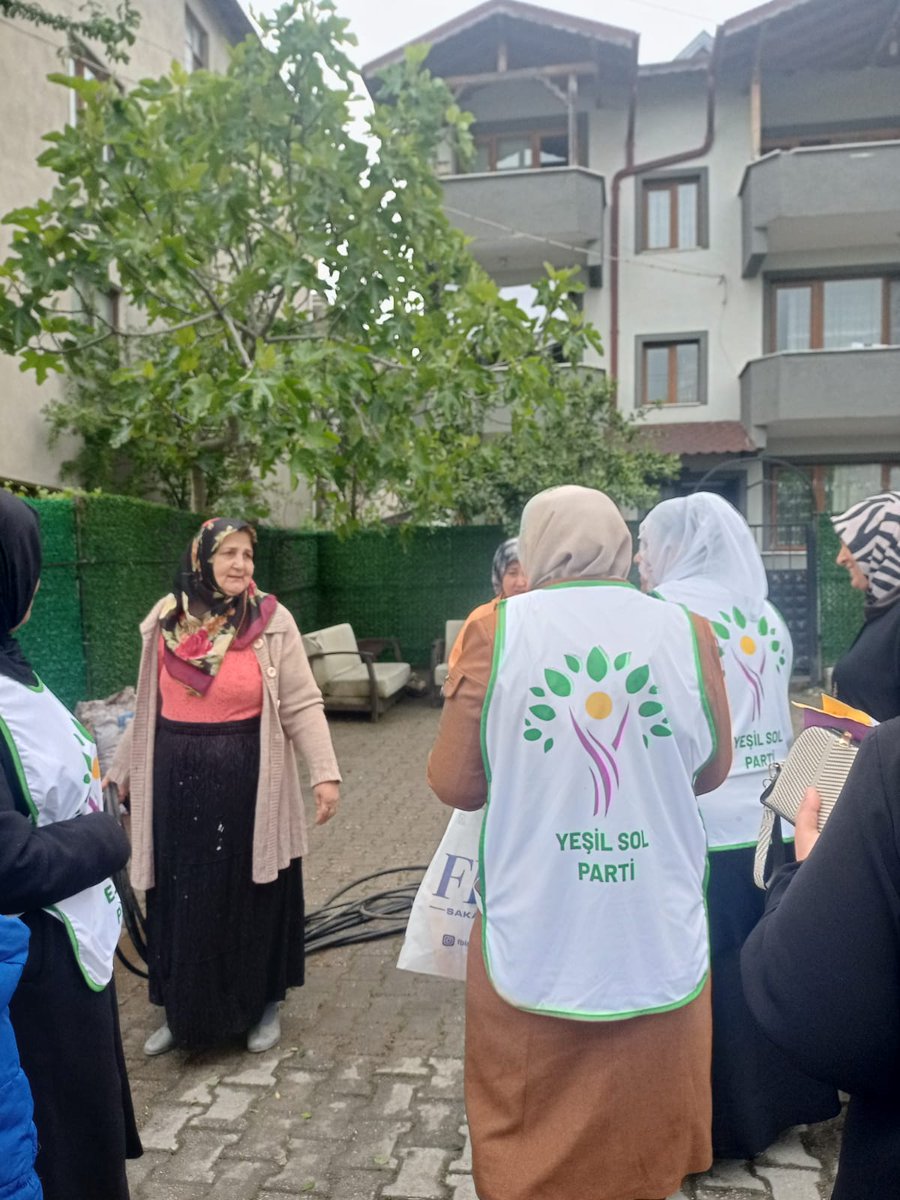 HDPSAKARYA's tweet photo. Sakarya'da seçim çalışmaları kapı kapı ziyaretlerle devam ediyor.. https://t.co/PXlZtC9a2y