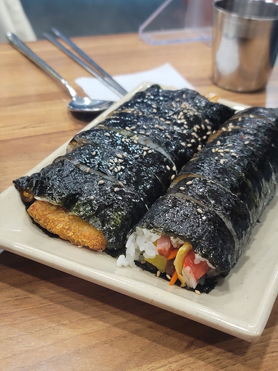 bbeu_m's tweet photo. 강��� 좋아요 강릉에서 여유와 맛을!!
저 매운돈까스김밥은 자꾸 생각난다 https://t.co/j1W8PdnvtV