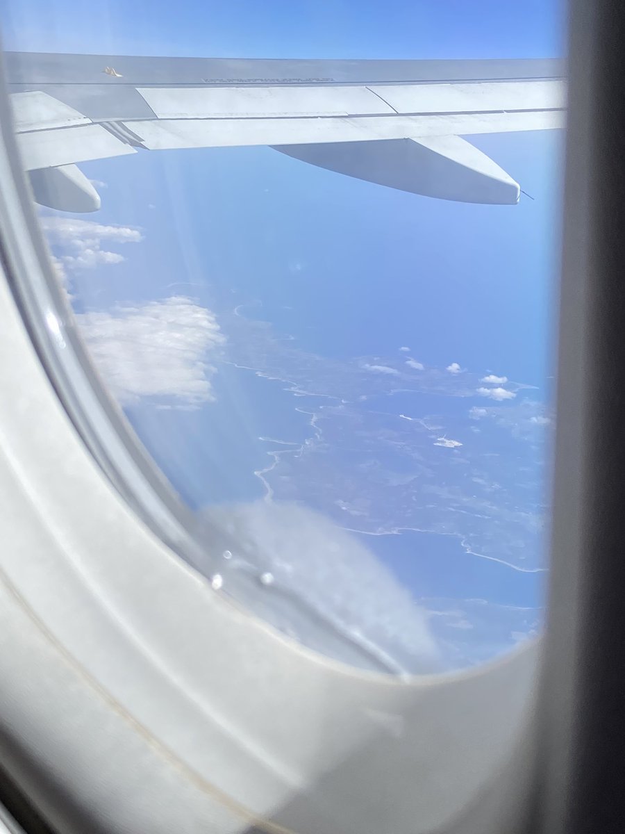 kkmmnnee's tweet photo. これは空から見えたゴットランド島
#GermanyWeek https://t.co/8GUxvTqfrw