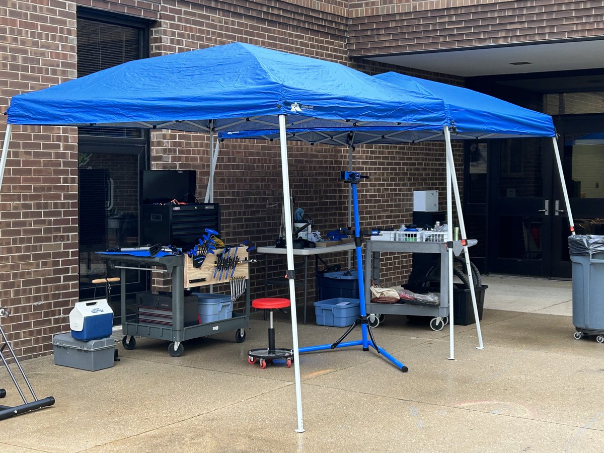 MrGGreenbrook's tweet photo. Gator Bike Repair is now open at Greenbrook from 8-1 today. https://t.co/FAdAZRUHki