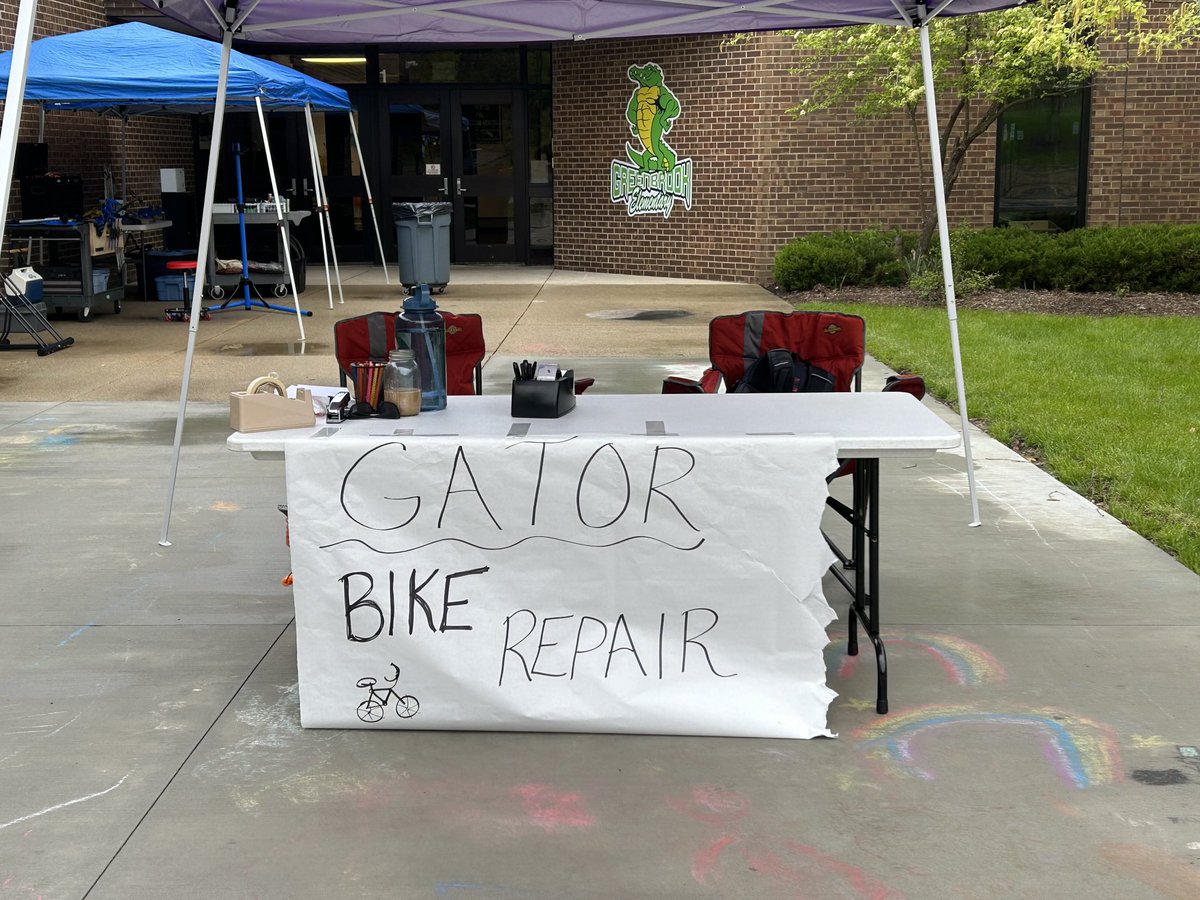 MrGGreenbrook's tweet photo. Gator Bike Repair is now open at Greenbrook from 8-1 today. https://t.co/FAdAZRUHki