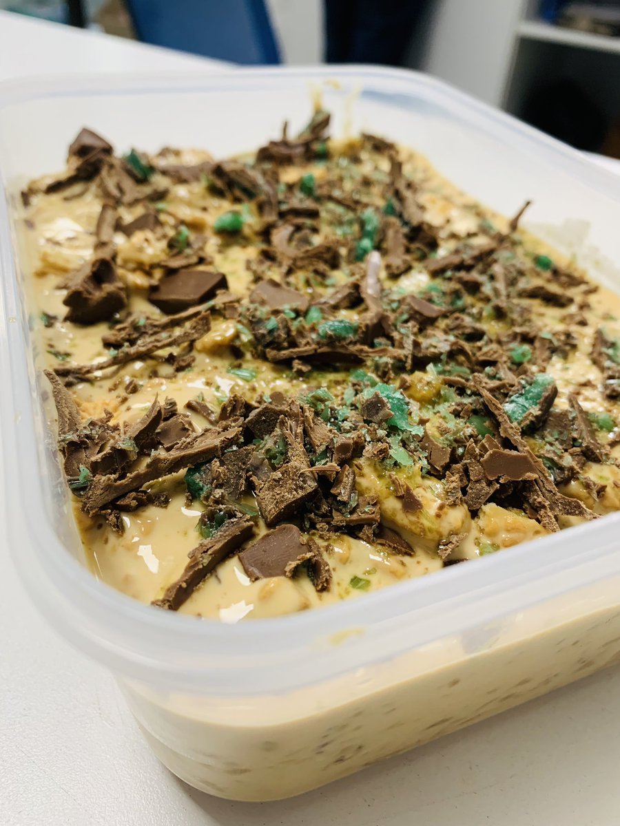 huginacupcake's tweet photo. A regular favourite dessert!

A tub of peppermint surprise!😍🍫🍃.

Best served cold🥰

Contact +263 776 475 257 and order.
📍: Harare, Zimbabwe https://t.co/iQ0hKglBRh