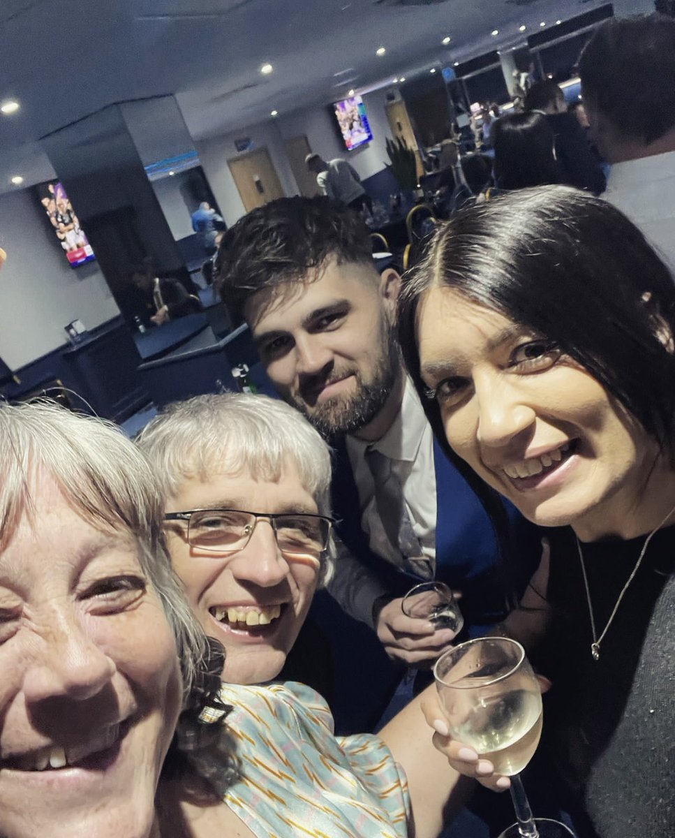 5CL4RK's tweet photo. Incredible night with amazing people @MillwallFC awards 🦁 https://t.co/ZqNivoqK2G