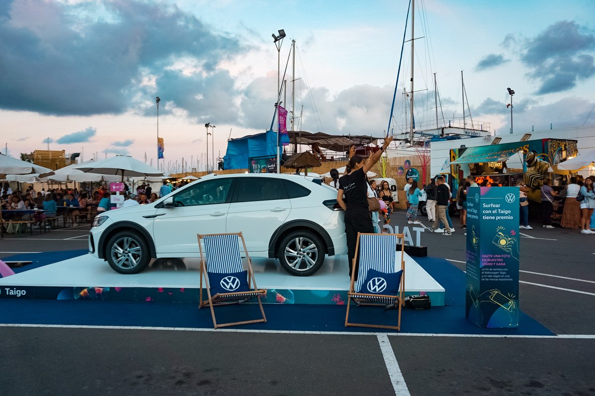 GranCanariaMC's tweet photo. El patrocinador oficial de esta 5ª edición de 🌴Summerland, vive el verano🌴, @vwcanarias, presenta en el festival su modelo #Volkswagen Taigo R-Line. ¡Acércate a su stand y descubre las sorpresas que han preparado para la ocasión!🎉
#ModaCalida #GranCanaria #VolkswagenCanarias https://t.co/FgaqweRpxG
