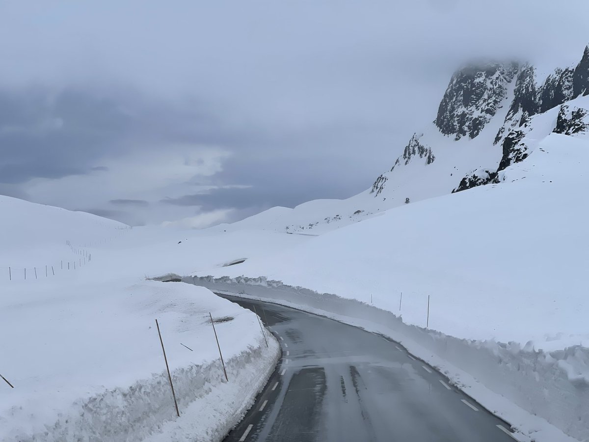 Botenwagen's tweet photo. Winter in Jotunheimen | Sundowner aan de Tyrifjorden | De zeeman uithangen A/B Primula Seaways (Göteborg > Gent) | Aanloop Vlissingen. Het was weer een mooi weekje. #noorwegen #Norway #norwegen #volvotrucks #volvotrucksnl #dieplader #lowloader #DFDS #transport #norge https://t.co/KXxHtzcBfy