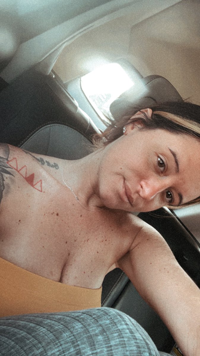 shitshowshayy's tweet photo. Happy Saturday y’all🤗 https://t.co/9XLCrejiFm