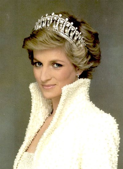 CristiVeg_'s tweet photo. La ÚNICA REINA para mi, de Inglaterra 👑👸🏼…. La otra siempre será eso, la otra! Eterna Diana de Gales https://t.co/Wo4e9W2qn4