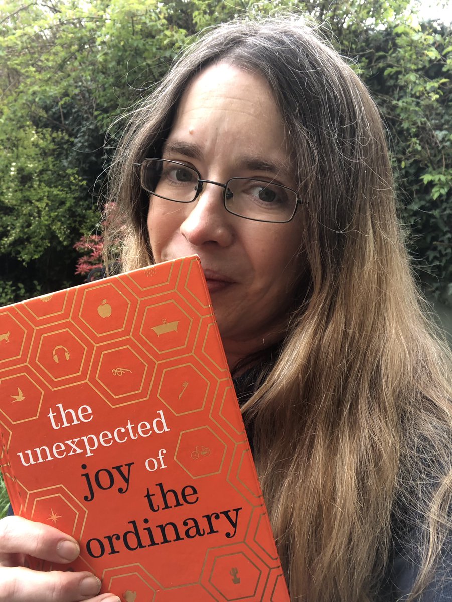 Book number 19 in my #readingchallenge2023 was a non fiction book all about gratitude.
#nonfictionbooks #nonfictionreads #theunexpectedjoyoftheordinary