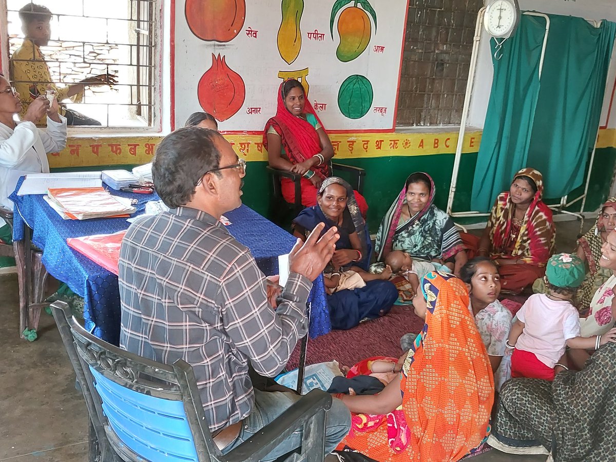 SubhashBanskar's tweet photo. Awareness program 
#Society of Community Health Oriented Operational Links /UNICEF org. VHSND Session AWC Devri,Block Nainpur,Mandla @Jhimly2 @monicamaurya2 @school4dev @PROJSMandla https://t.co/d8ZlMMirr3