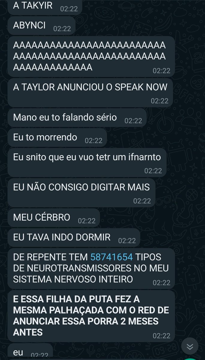 Elisao_'s tweet photo. Não é todo dia que você recebe 22 mensagens de madrugada, eu achei que alguém tinha morrido 💀💀

E morreu @caroHenrique17 https://t.co/Jxml7u0wUv