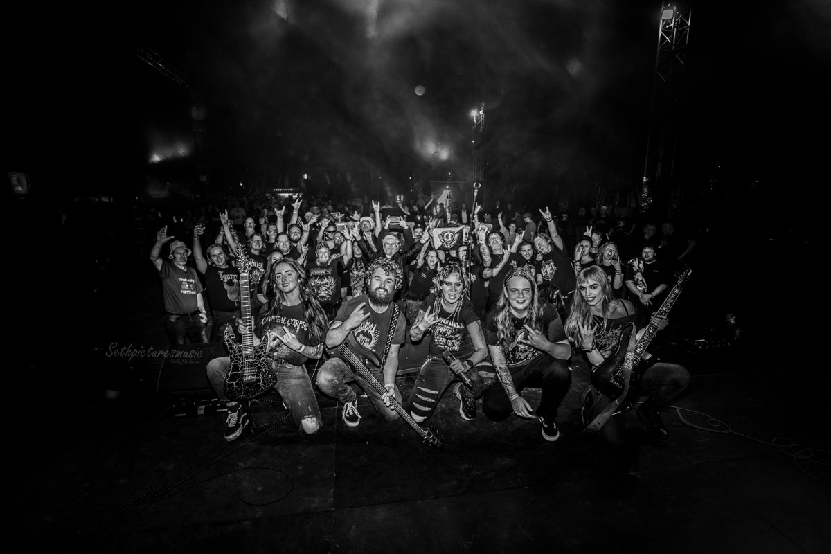 SethAbrikoos's tweet photo. #SistersofSuffocation at #Hrieps today!
.
.
.
.
.
#sethpicturesmusic #sethabrikoos #metalmusic #femalefronted #metalband #dutchmetal #dutchmetalband #musician #metalhead #festival #fotograaf https://t.co/SgVunpH64E