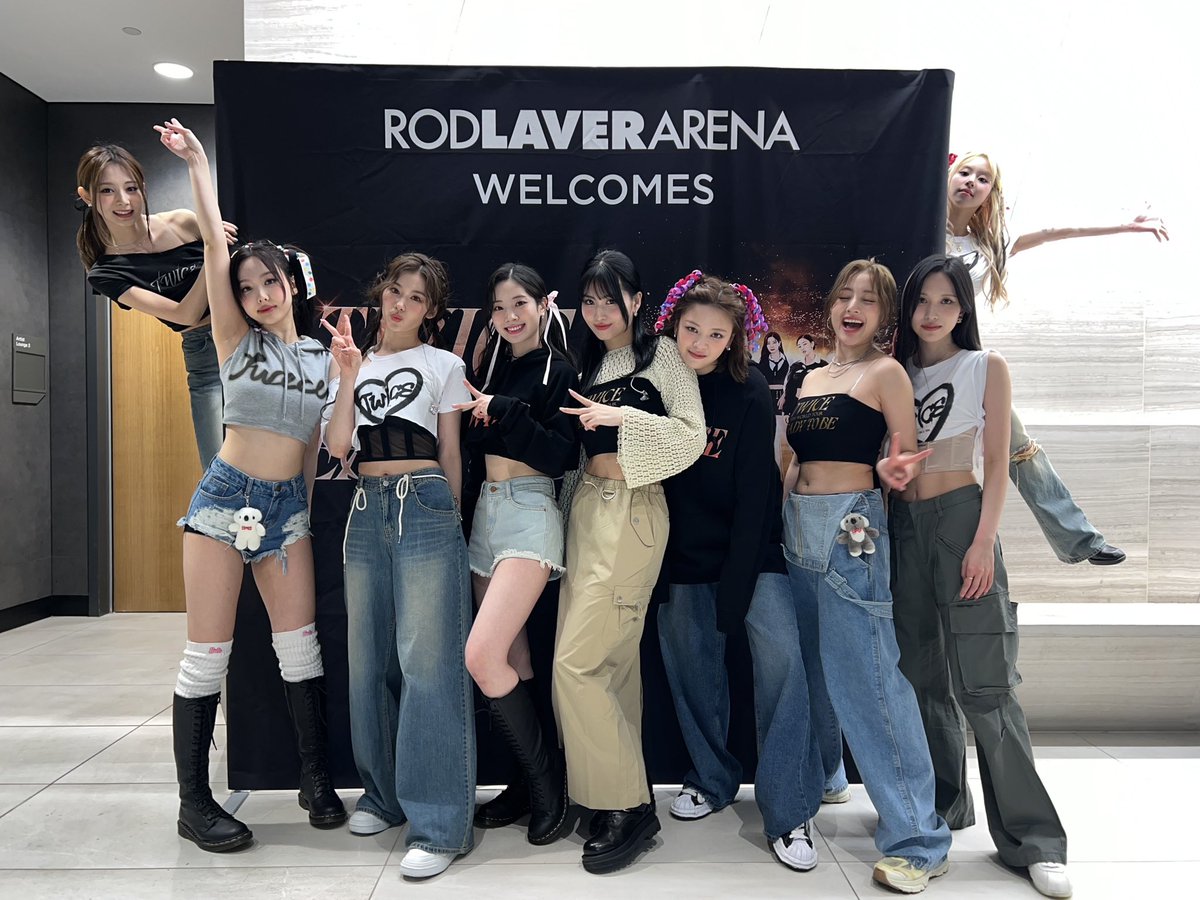 TWICE 5TH WORLD TOUR ‘READY TO BE’ IN #MELBOURNE - DAY 1 🍭

Our first unforgettable night in Melbourne 🎆 We can't wait for tomorrow 🩵

#TWICE #트와이스 #READYTOBE 
#TWICE_5TH_WORLD_TOUR
#TWICE_5TH_WORLD_TOUR_IN_MELBOURNE