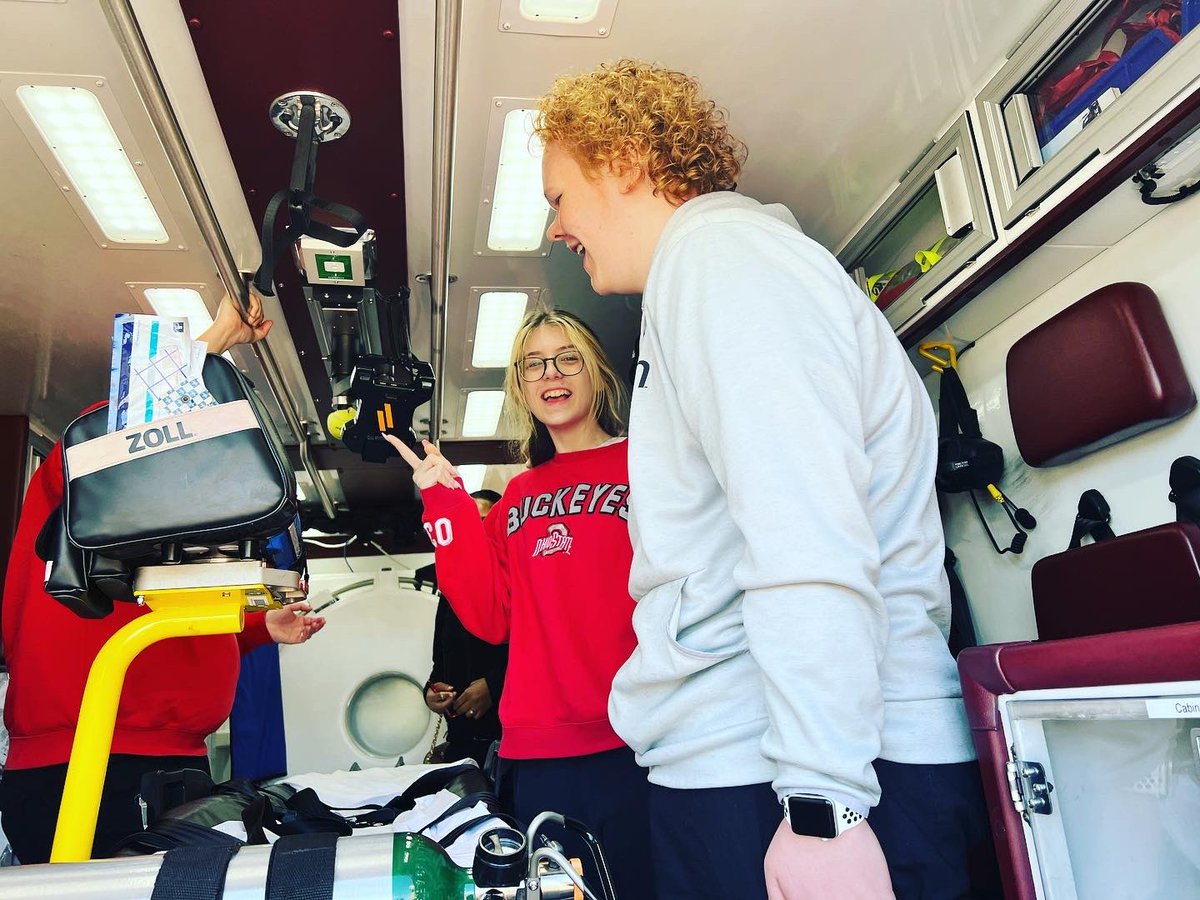 BTBiosci's tweet photo. The UC Health Mobile Stroke Unit came to campus Friday to teach students! There are only 23 mobile strike units in the country! We are so fortunate to have one here along with these amazing health professionals! ❤️🖤 #uchealth #inscienceliveshope #onebutlertech https://t.co/mK1vqGhXmq